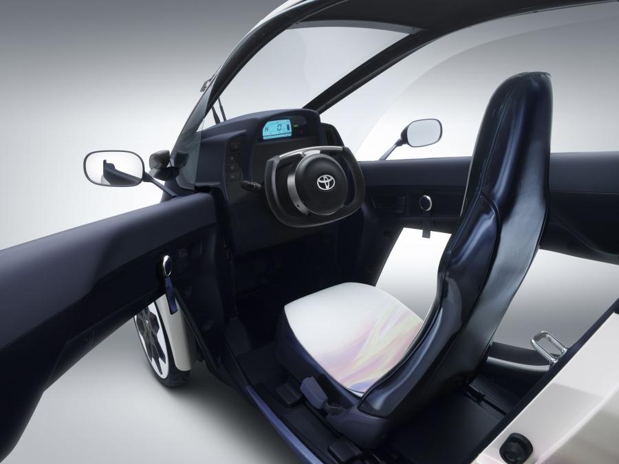  Toyota i-Road Concept 2013 года  (фото 4 из 15)